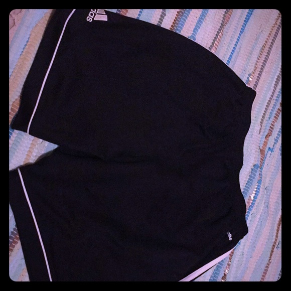 Adidas shorts in size medium - Picture 1 of 1